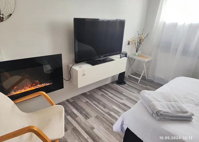 Airport Room